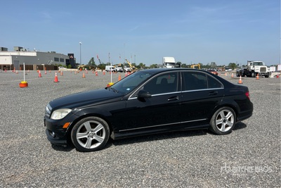 2010 Mercedes-Benz C300 Automobile