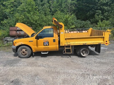 2005 Ford F-350 4x2 Dump Truck (Inoperable)