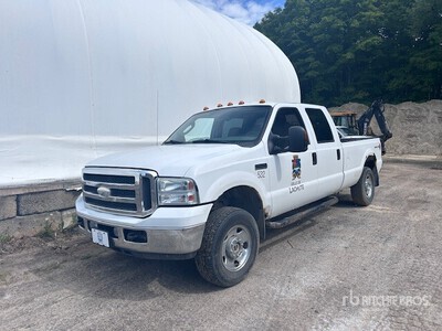 2005 Ford F-250 4x4 Crew Cab Pickup