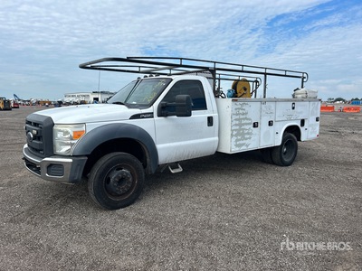 2013 Ford F-450 XL 4x2 Utility Truck