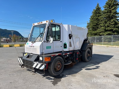 2011 Johnson 4000 Camion balai