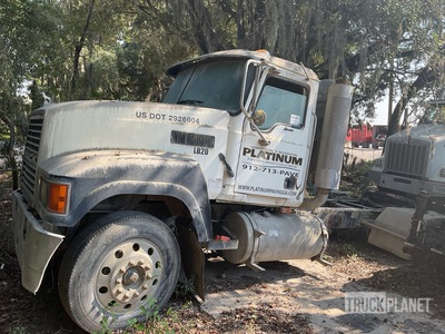 Mack Unknown 6x4 Mack tractor CH613 T/A Day Cab Truck Tractor (Inoperable)
