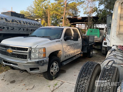 2013 Chevrolet Silverado 1500 Silverado 1500 4x2 Crew Cab flat bed truck Flatbed Truck (Inoperable)