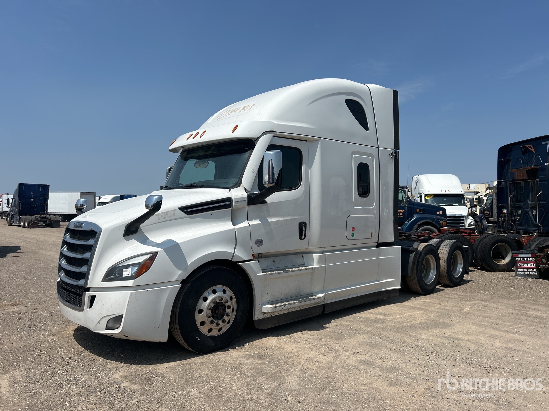 2022 Freightliner Cascadia 126 6x4 T/A Sleeper Truck Tractor
