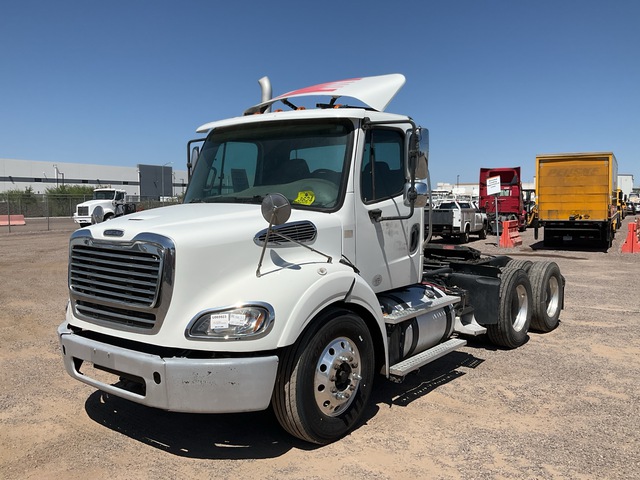 2013 Freightliner 6x4 T/A Day Cab Truck Tractor