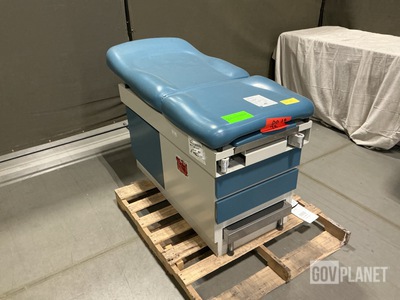 UMF 5103 Examination Table