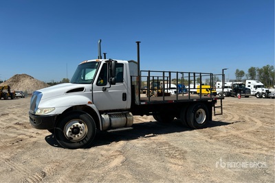 2006 International 4300SBA 4x2 Flatbed Truck