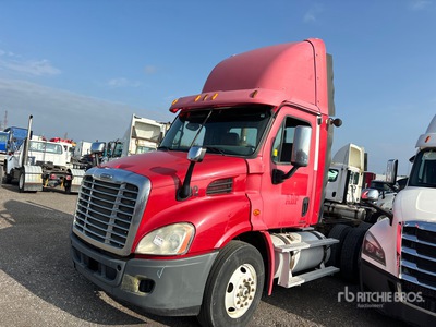 2010 Freightliner Cascadia 113 6x4 Cabeza Tractora Cabina Corta