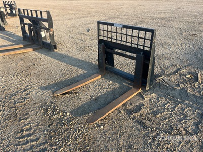 Bobcat 36 in Skid Steer Forks