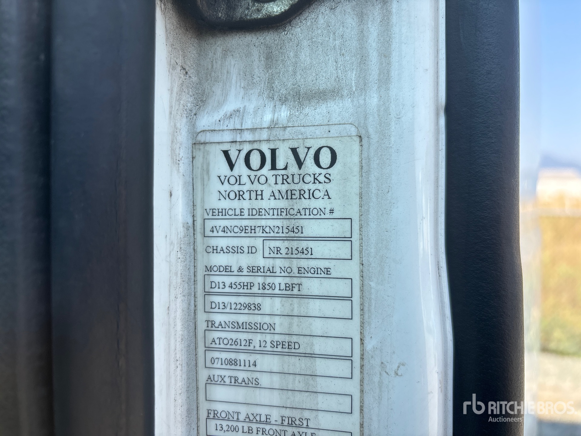 2019 Volvo VNL 6x4 T/A Sleeper Truck Tractor