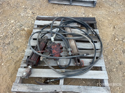 Quantity of (2) Hydraulic Cylinders & Hoses Varios, tienda, almacen, consumidor