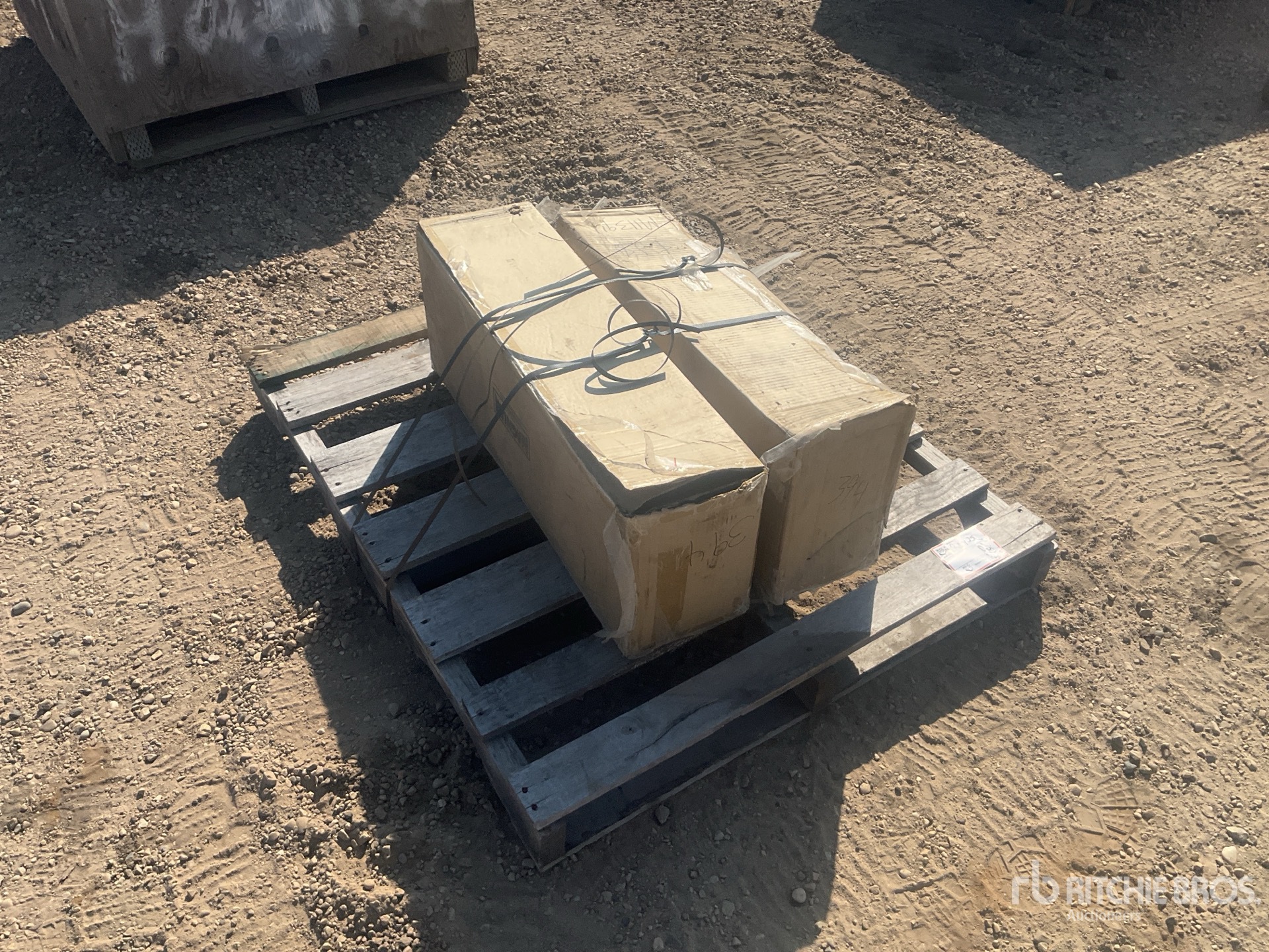 Quantity of (2) Pallets of Chain Racks
