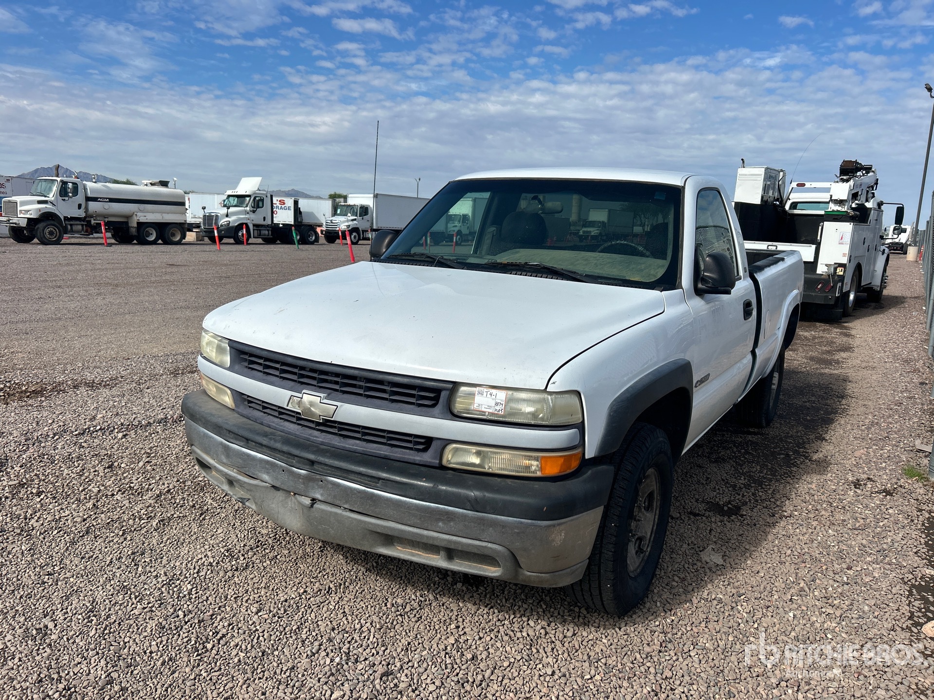 2001 Chevrolet Silverado 2500 4x2 Pick Up (Inoperable)