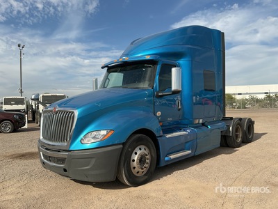 2020 International LT625 6x2 Ciągnik siodłowy T/A z kabiną sypialną