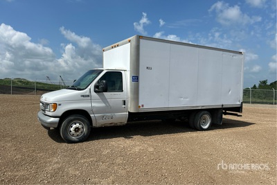 2002 Ford E-350 4x2 Van Truck