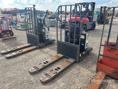2013 Crown PE4500-60 2720 lb Electric 48 in Pallet Jack
