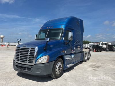 2016 Freightliner Cascadia 125 6x4 T/A Sleeper Truck Tractor
