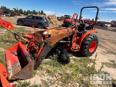 Kubota L3302HST 4WD tractor utilitario (Inoperable)