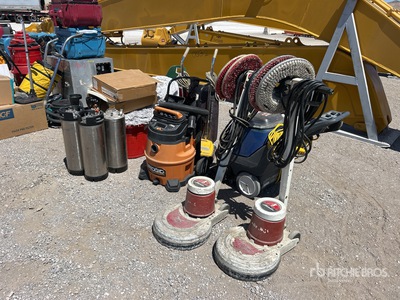 Quantity of Floor cleaning equipment Varios, tienda, almacen, consumidor