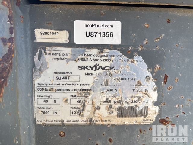 ELEVADOR TELESCóPICO 2016 SKYJACK 4WD SJ40T