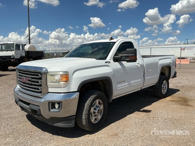 2015 GMC Sierra 2500HD 4x4 Pickup