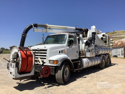 Vactor 2110-J6F on 2000 Sterling L9500 6x4 Vacuum Excavator Truck