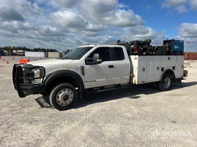 2019 Ford F-550 XL 4x4 Extended Cab Service Truck