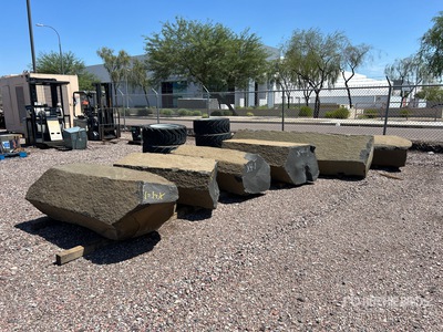 Quantity of (6) Basalt Pillar Rocks 造園機械