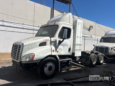 2014 Freightliner Cascadia CNG 6x4 T/A Day Cab Truck Tractor (Inoperable)