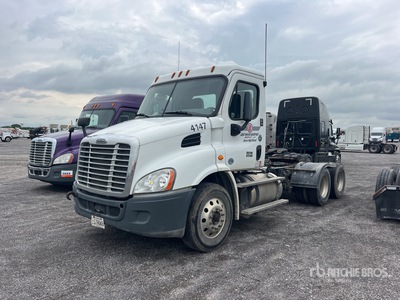 2018 Freightliner Cascadia 113 6x4 T/A Day Cab Truck Tractor