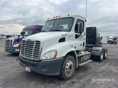 2018 Freightliner Cascadia 113 6x4 T/A Day Cab Truck Tractor