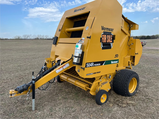 2022 Vermeer 504R Premium Round Baler