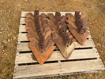 Quantity of (50) 15 in Cultivator Sweeps Varios, tienda, almacen, consumidor