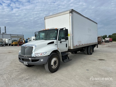 2015 International 4300 4x2 S/A Day Cab Truck Tractor