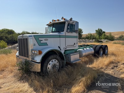 2000 Peterbilt 379 6x4 を見 Cab and Chassis