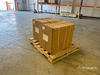Quantity of (2) Boxes of EG EarthyGrounds Tankless Ceramic Smart Bidet Toilet Divers - Magasin, entrepôt, consommateur (Unused)