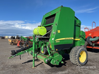 2007 John Deere 592 Enfardadora cilíndrica