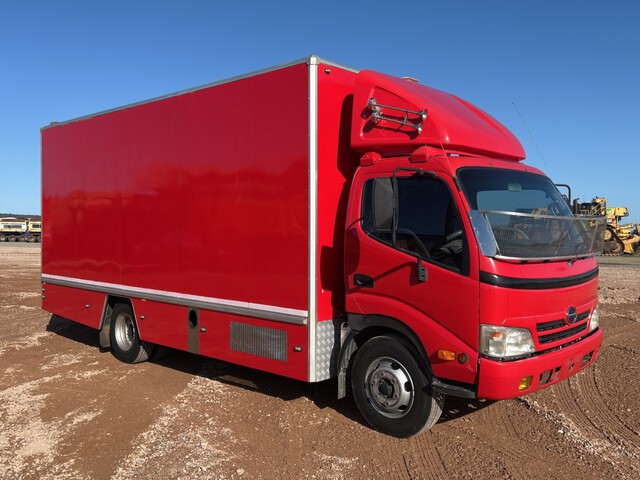 2007 Hino 300 Series 4x2 Workshop Van Truck 2007 Hino 300 Series 4x2 Workshop Van Truck