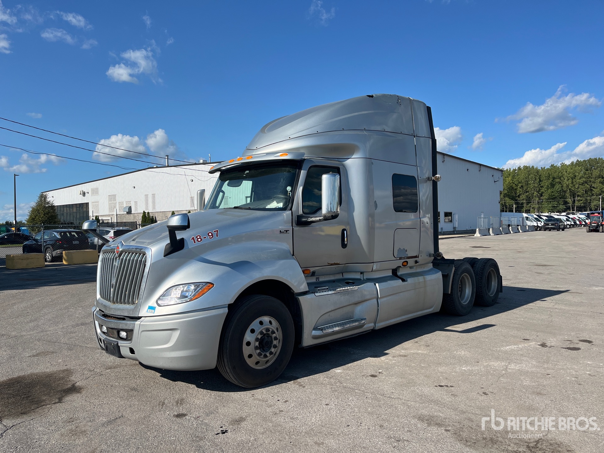 2018 International LT625 6x4 تراكتور شاحنة كابينة النوم (ثنائية المحور)