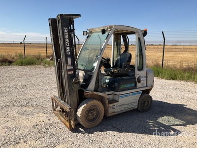 2016 UniCarriers Y1D2A25Q Carretilla Elevadora