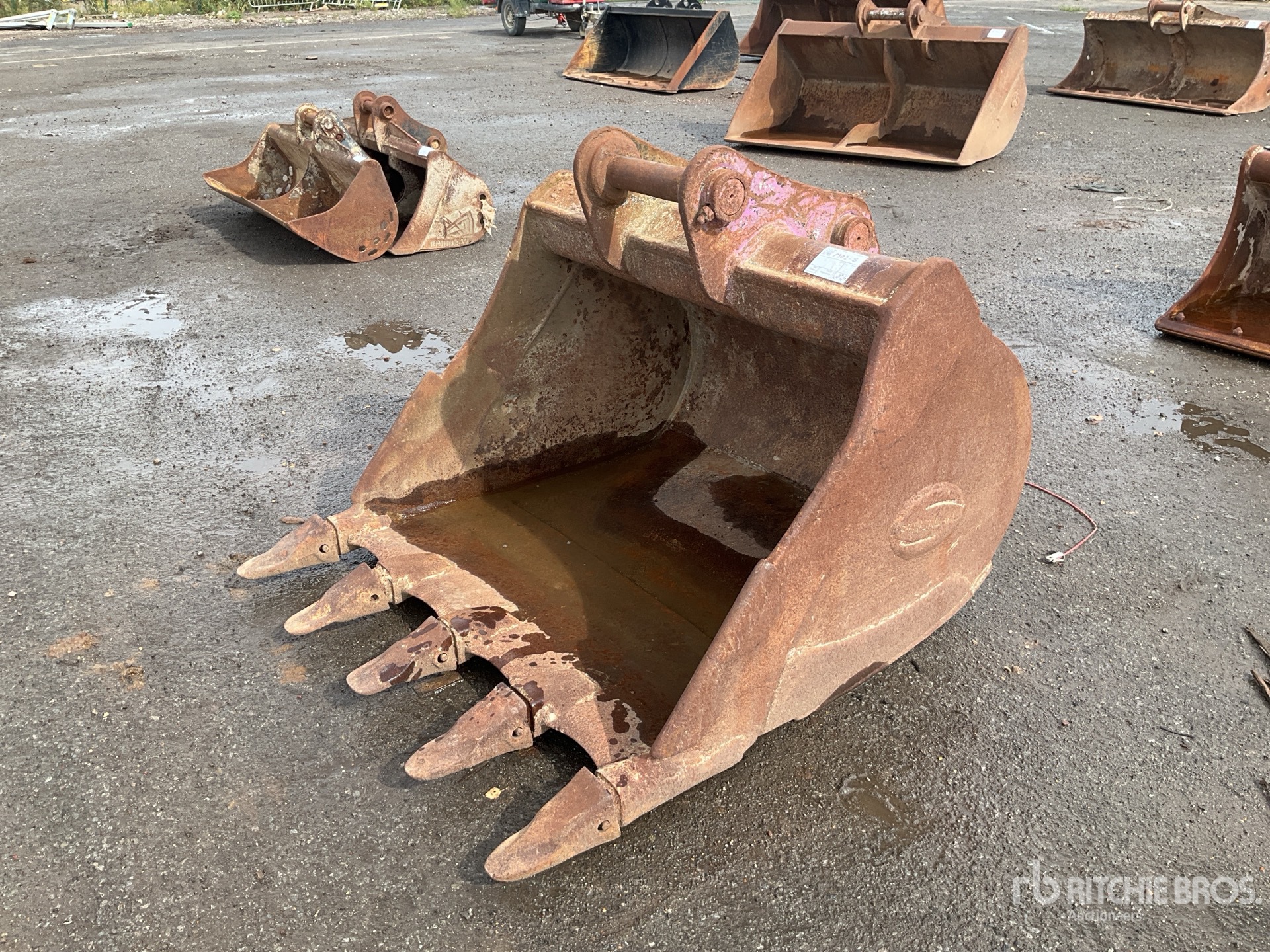 46" Digging Excavator Bucket