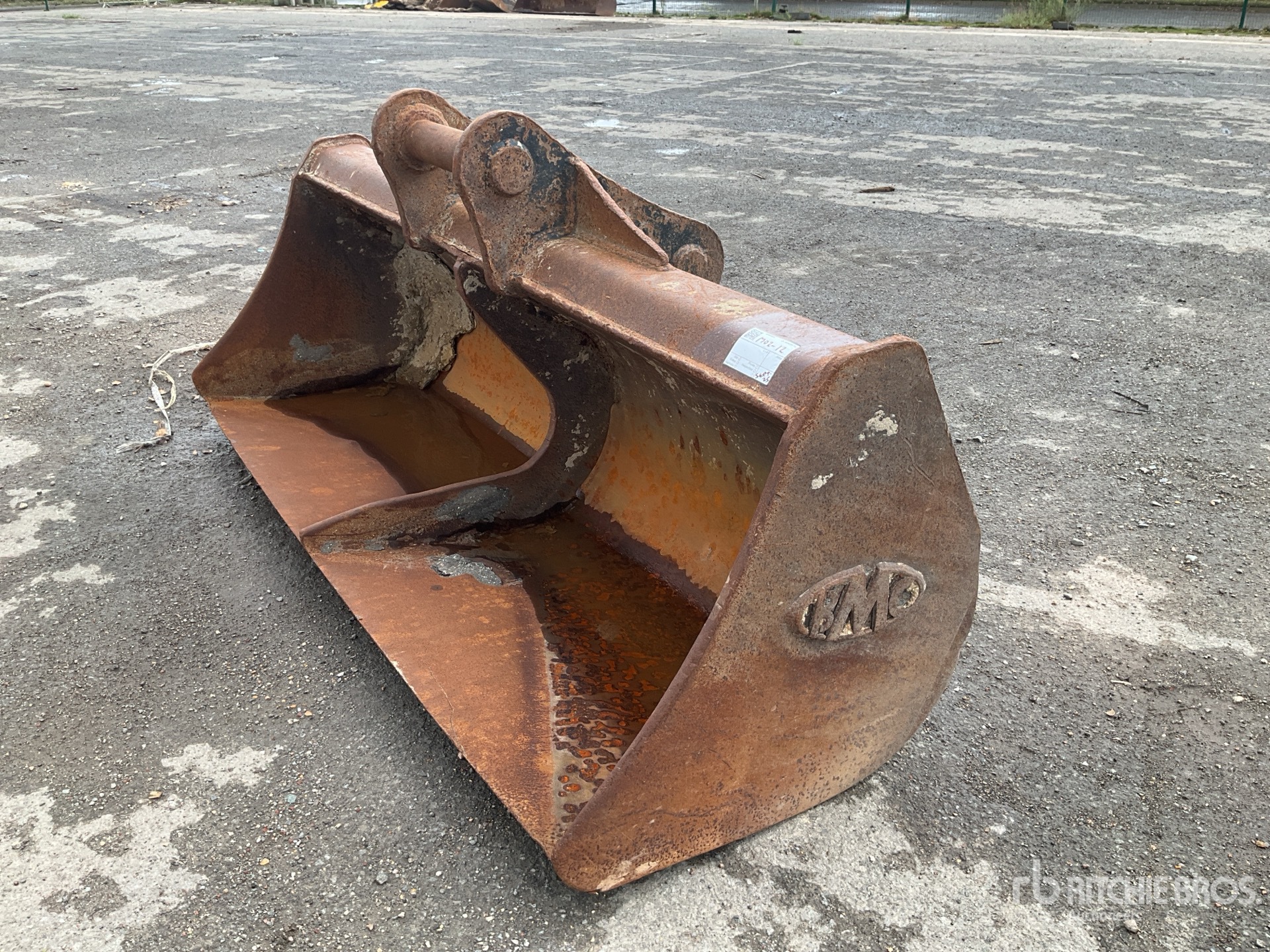 82" Clean-up. Excavator Bucket
