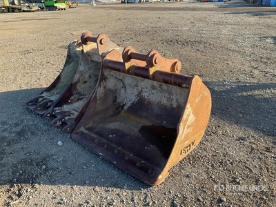 Quantity of (3) Digging Excavator Bucket