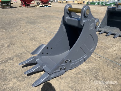 2025 Warrior 680 mm Q/C Digging Excavator Bucket - Fits 20 - 25 ton (Unused)