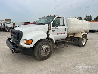 2004 Ford F-650 2000 gal 4x2 Wassertank-Lkw