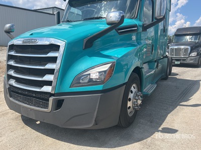 2019 Freightliner Cascadia 126 Sleeper Truck Tractor