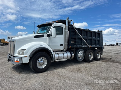 2019 Kenworth T880 8x4 Tri/A Dump Truck
