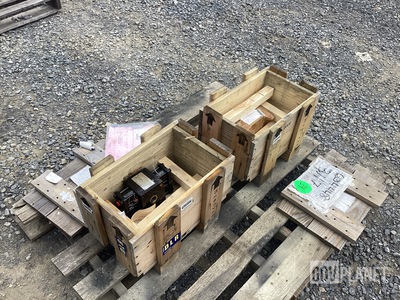 (2) Moog 7500-1770 X 90 DEG Rotary Actuators