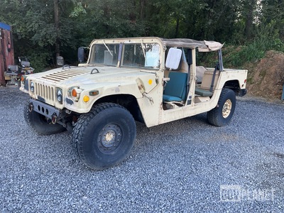 2007 AM General M1097R1 HMMWV 4 Door Soft Top w/Truck Body