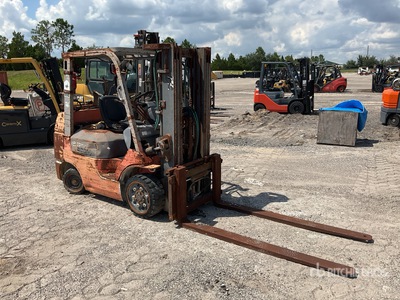 Toyota 7FGCU30 6000 lb Forklift